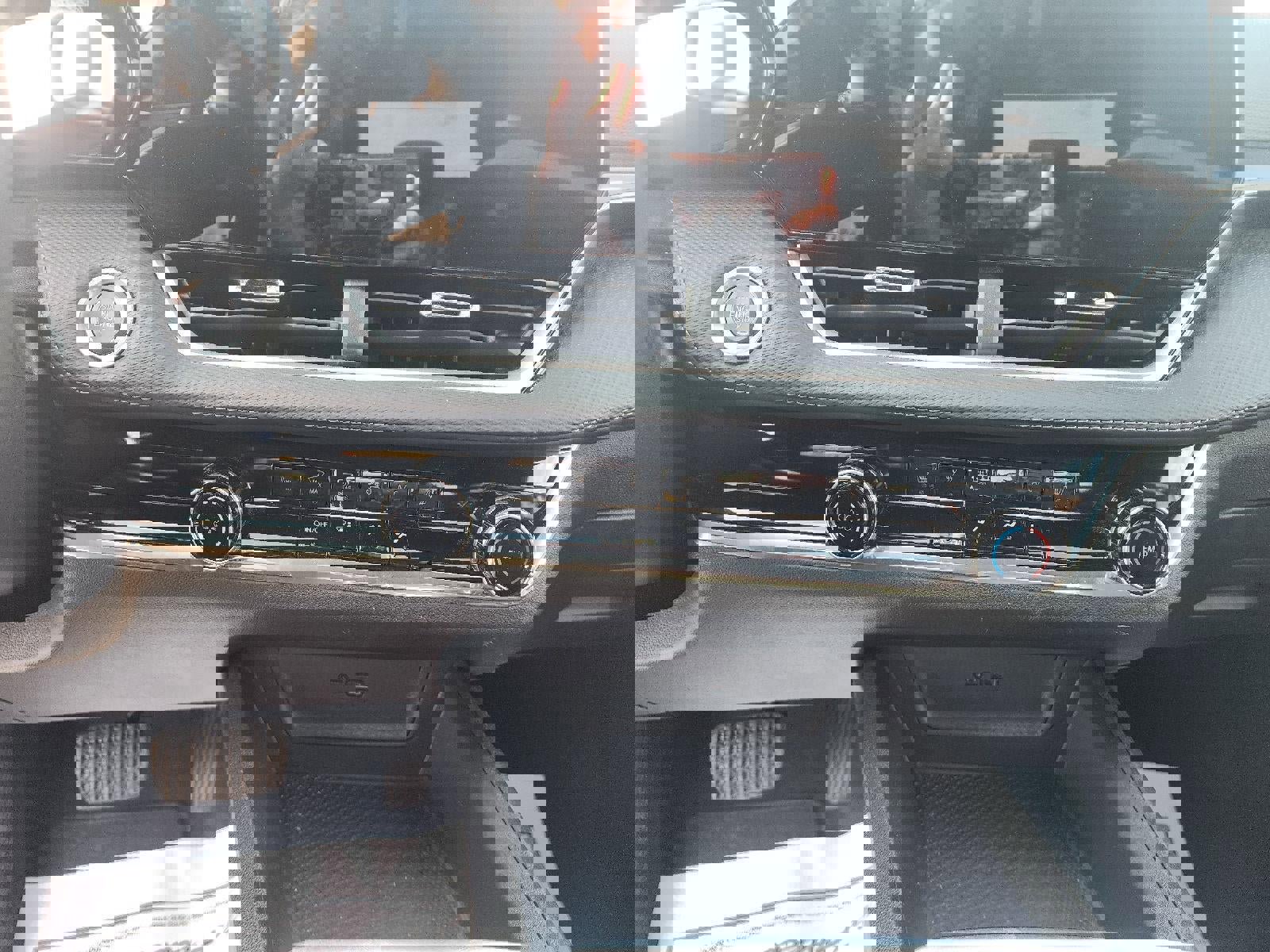 Used 2025 Chevrolet Equinox LT image 20