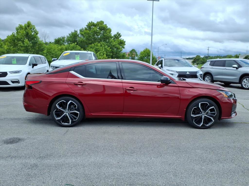 Certified 2024 Nissan Altima 2.5 SR w/ SR Premium Package FWD image 15