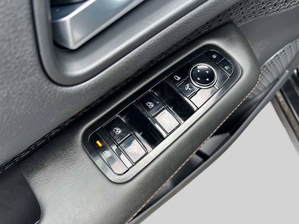 Used 2024 Nissan Ariya FWD image 17