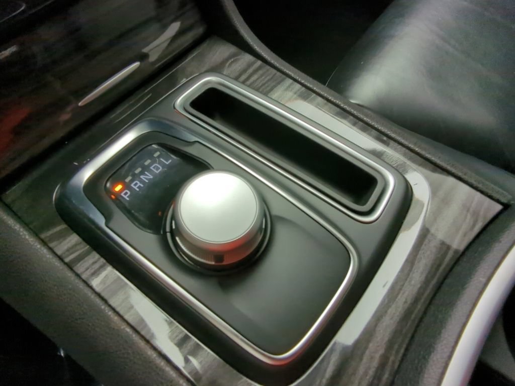 Used 2022 Chrysler 300 Touring L RWD image 22