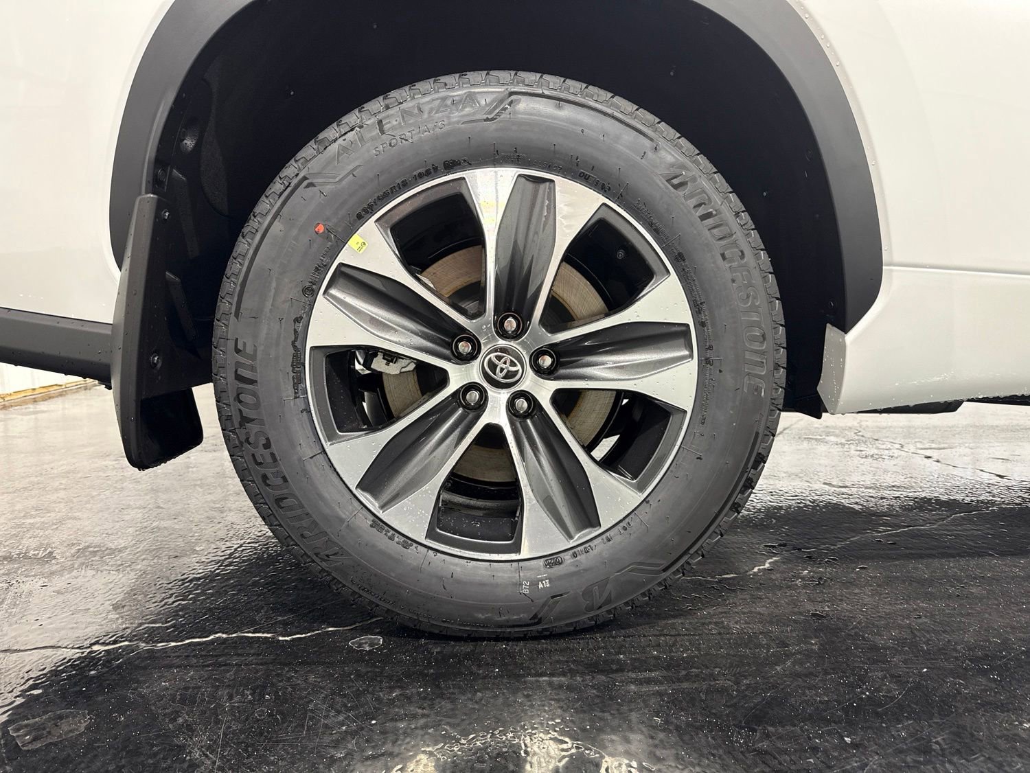 New 2026 Toyota Highlander XLE AWD/4WD image 8
