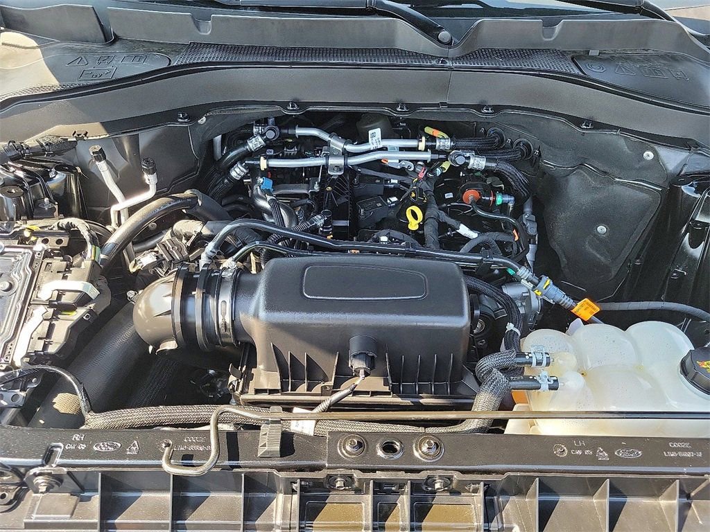 Used 2023 Ford Explorer XLT image 28