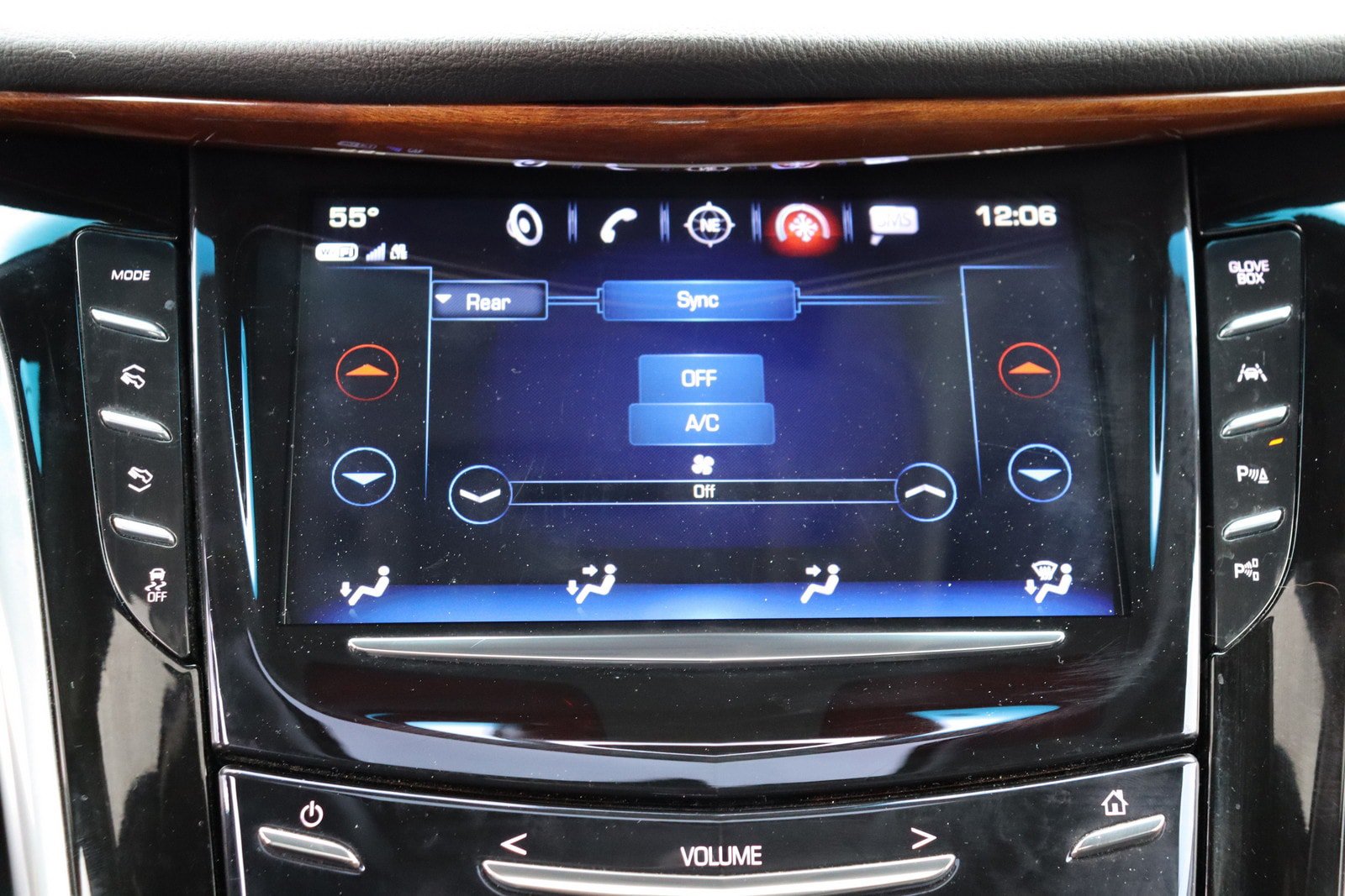 Used 2019 Cadillac Escalade Luxury AWD/4WD image 39