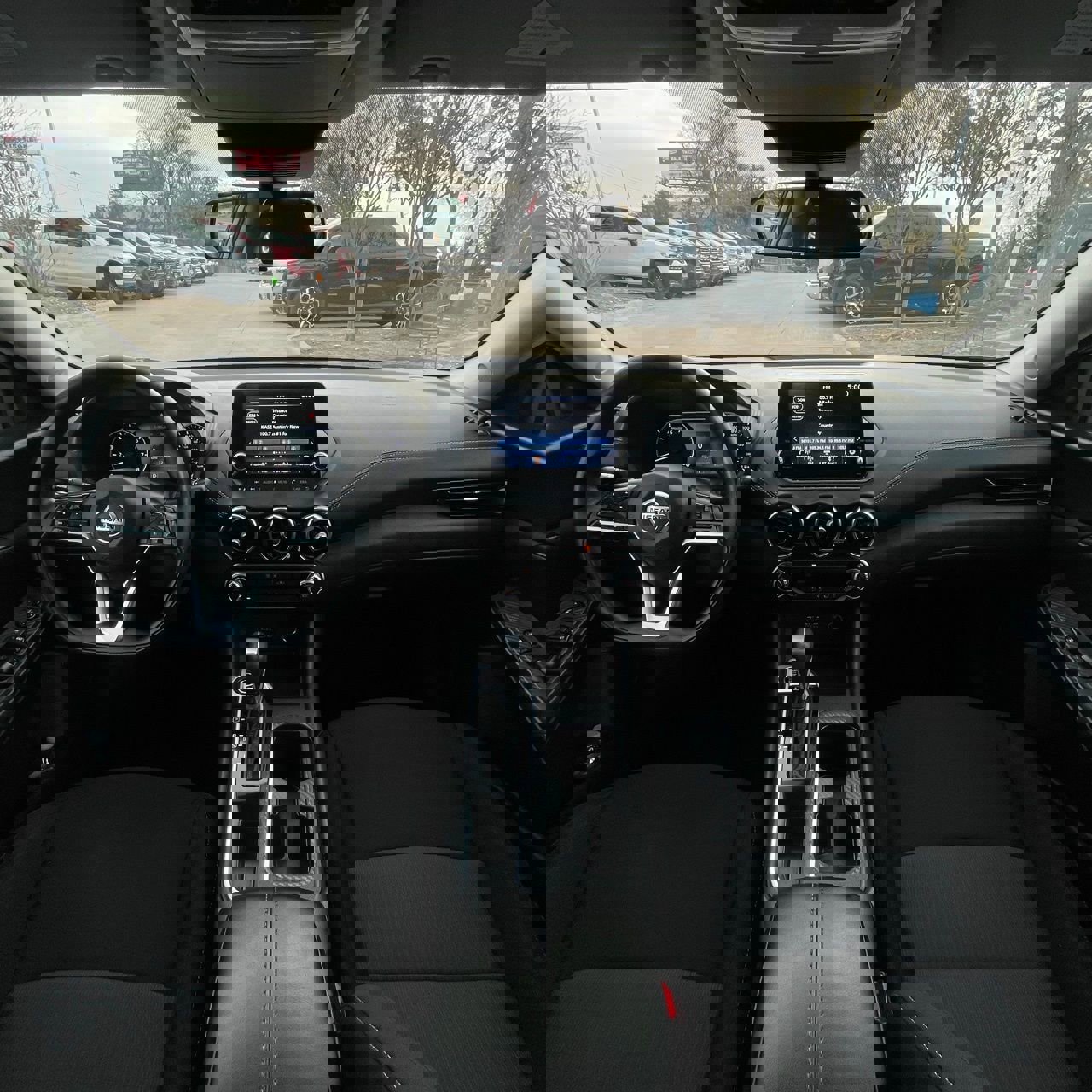 Used 2023 Nissan Sentra SV image 11