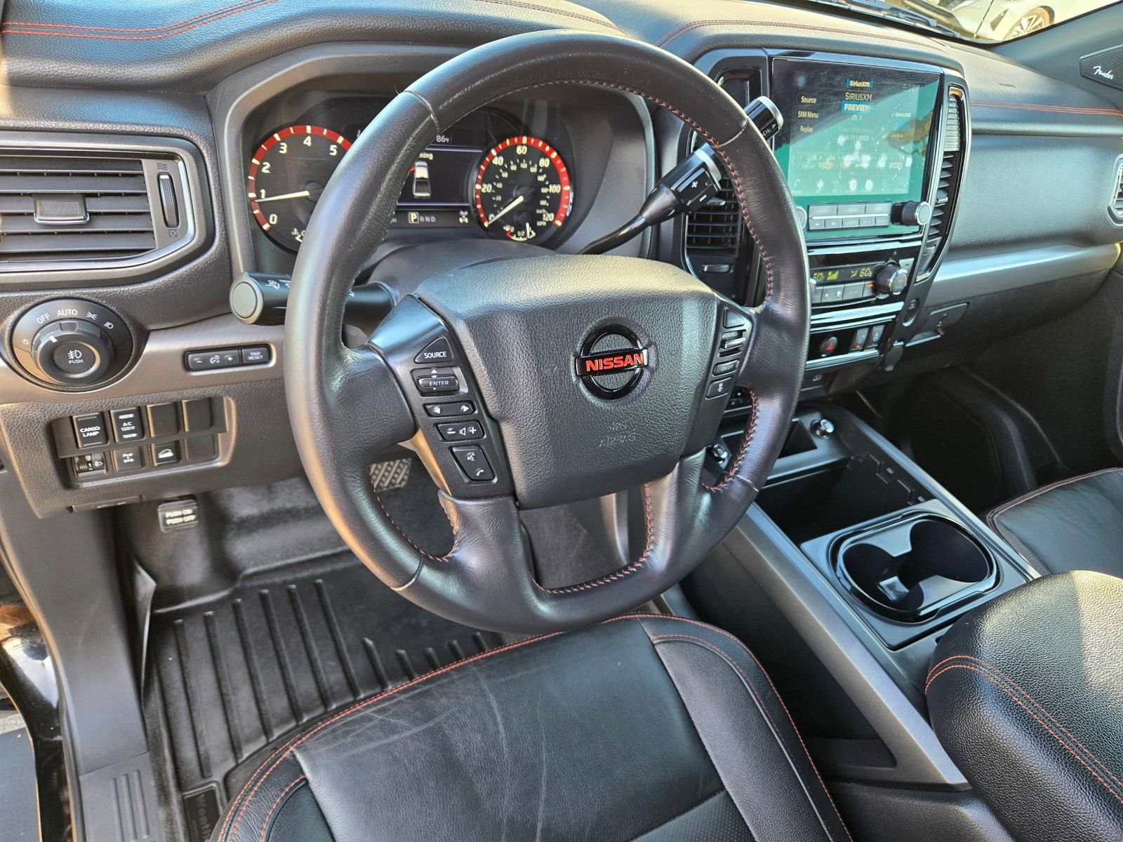 Used 2021 Nissan Titan PRO-4X w/ Pro-4x Convenience Package AWD/4WD image 18