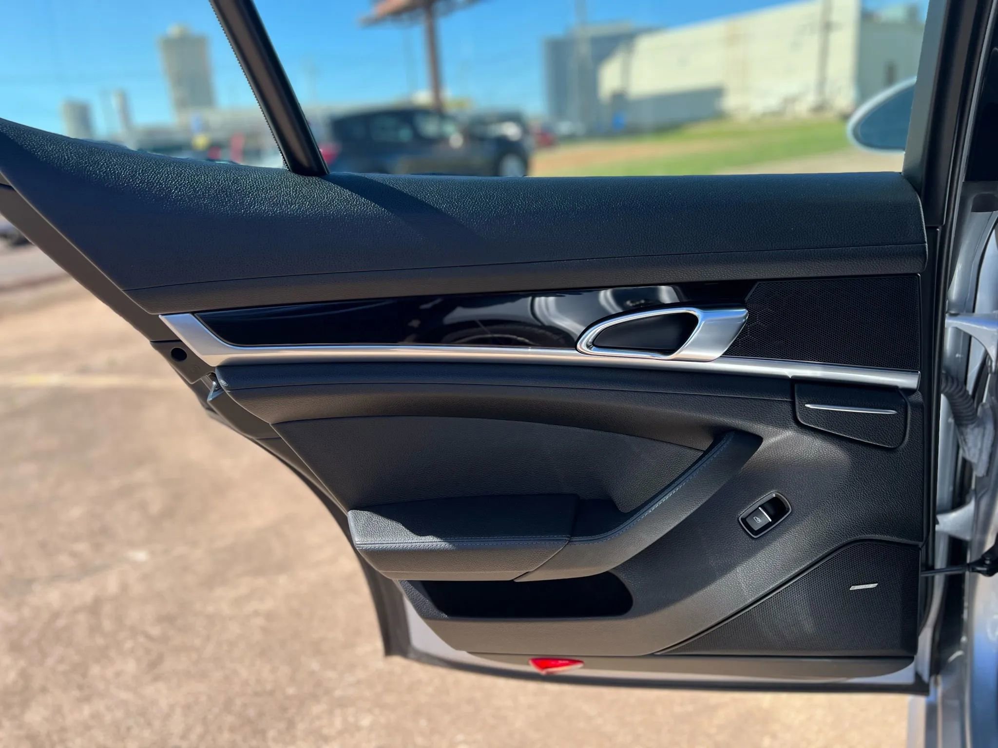 Used 2014 Porsche Panamera image 25