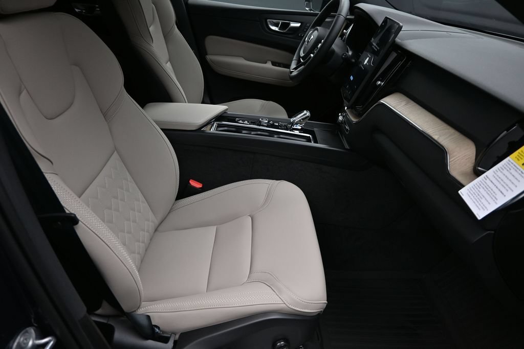 New 2026 Volvo XC60 B5 Plus w/ Climate Package AWD/4WD image 20