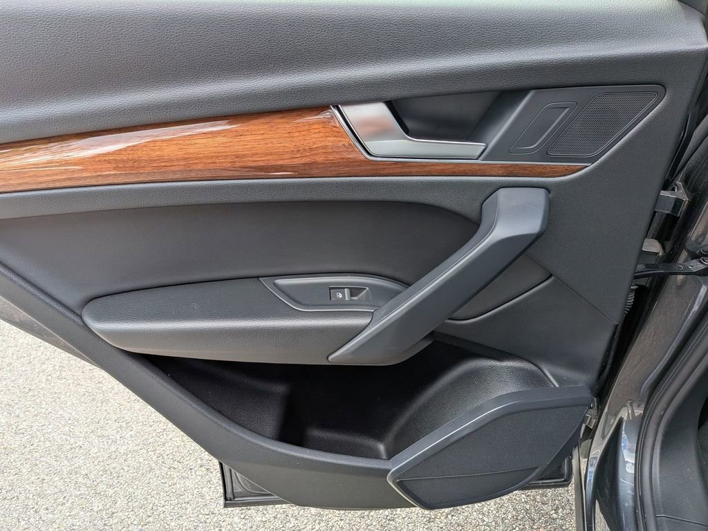 Used 2023 Audi Q5 2.0T Premium w/ Convenience Package AWD/4WD image 28