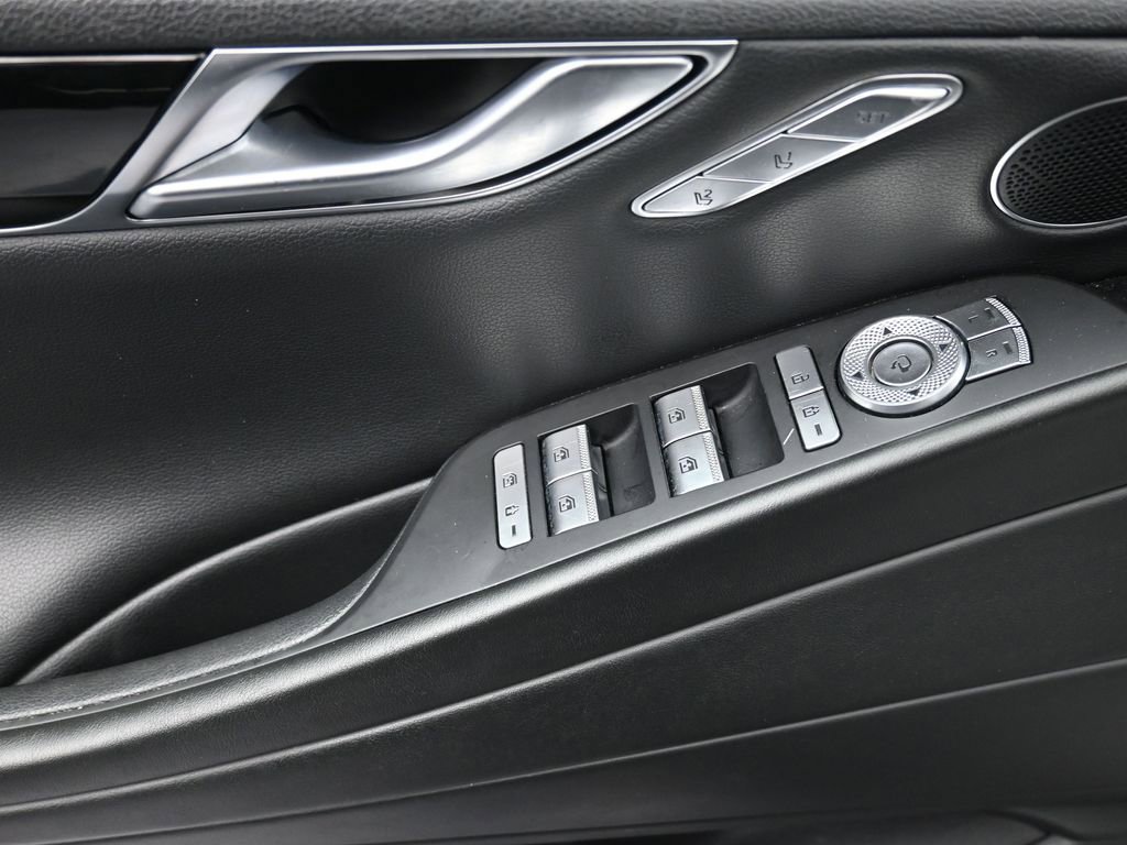 Used 2023 Genesis G80 2.5T image 16