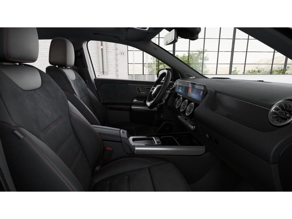 New 2026 Mercedes-Benz GLA 35 AMG 4MATIC image 4