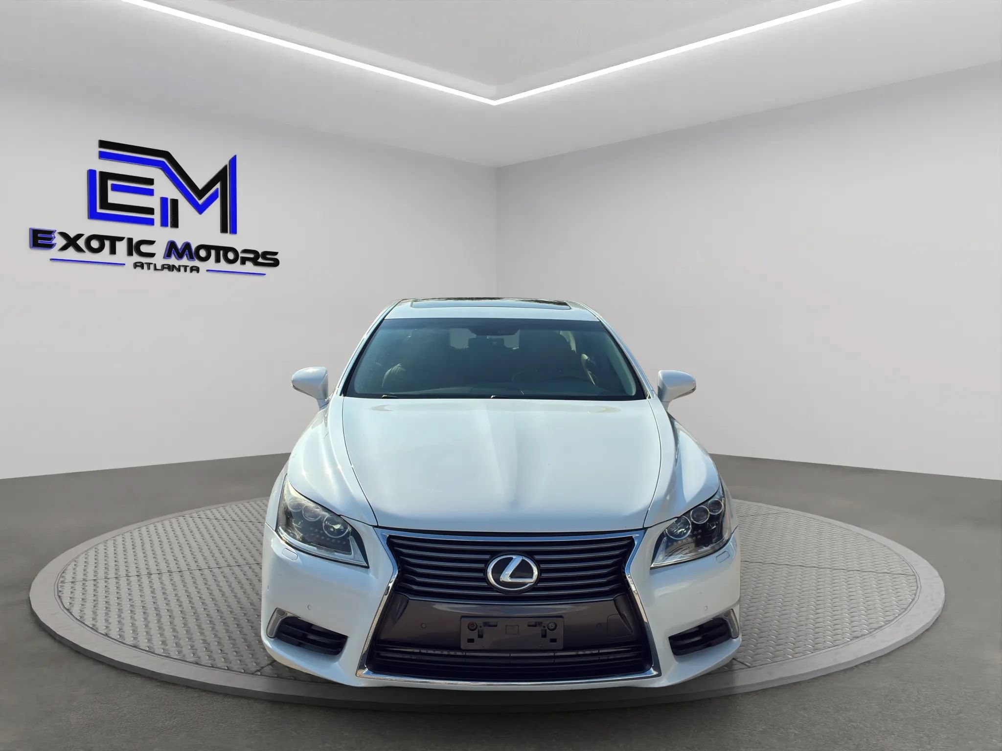 Used 2013 Lexus LS 460 AWD w/ Comfort Pkg image 8