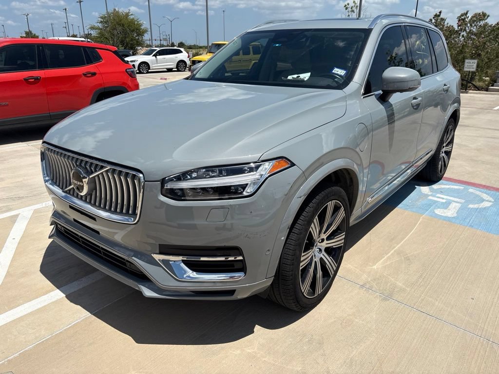 Used 2024 Volvo XC90 T8 Plus w/ Protection Package Premier AWD/4WD image 3