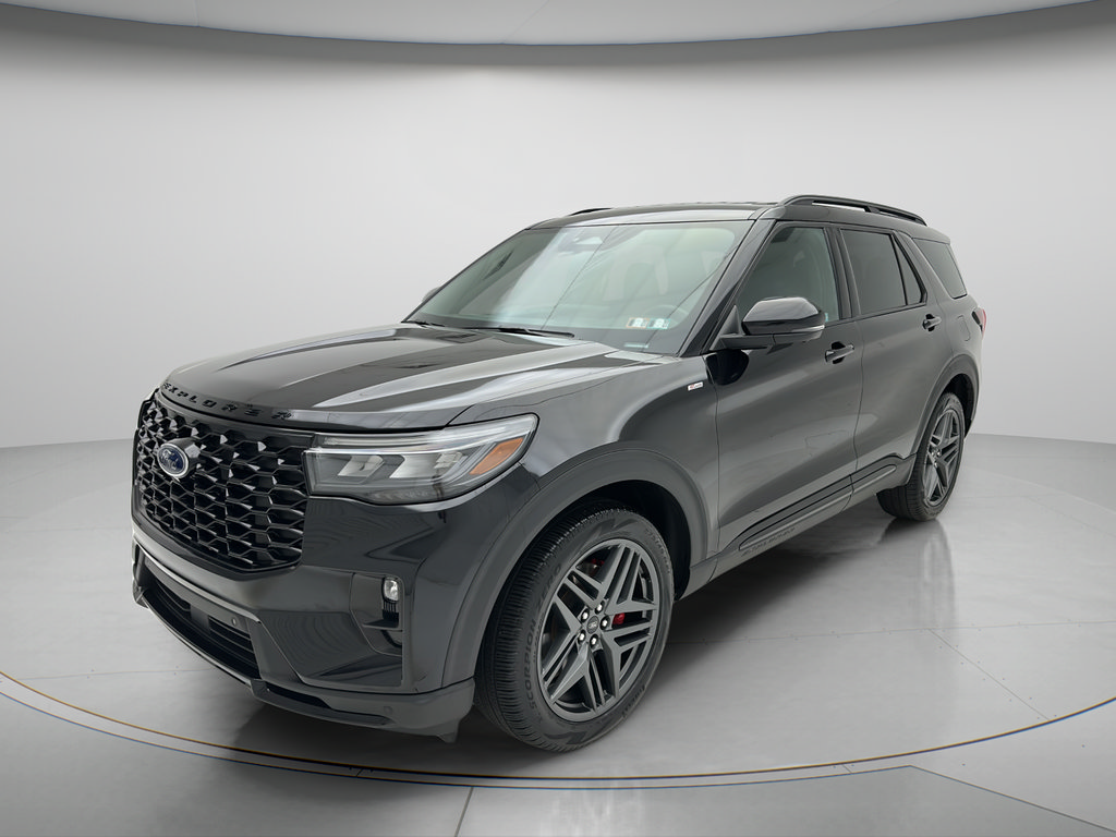 Used 2025 Ford Explorer ST-Line w/ ST-Line Street Pack AWD/4WD image 4