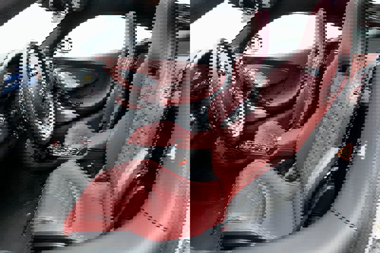 Used 2025 McLaren GTS RWD image 10