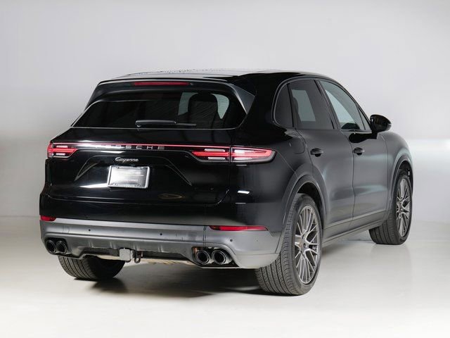 Certified 2023 Porsche Cayenne Platinum Edition image 9