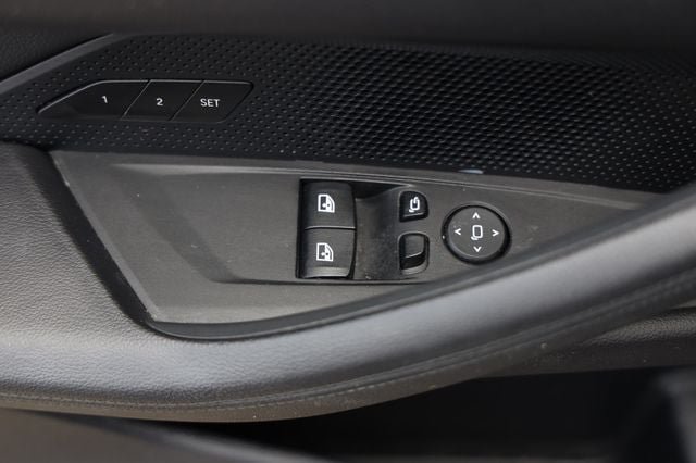 Used 2021 BMW 430i Coupe w/ Convenience Package RWD image 46