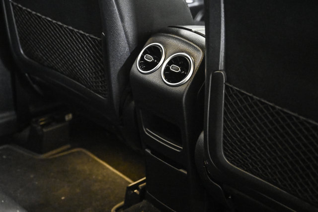 Used 2021 Mercedes-Benz GLB 250 4MATIC image 17