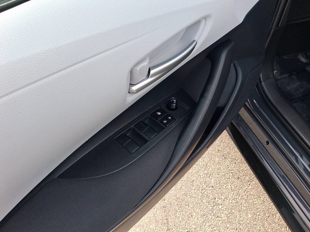 Used 2026 Toyota Corolla SE FWD image 19