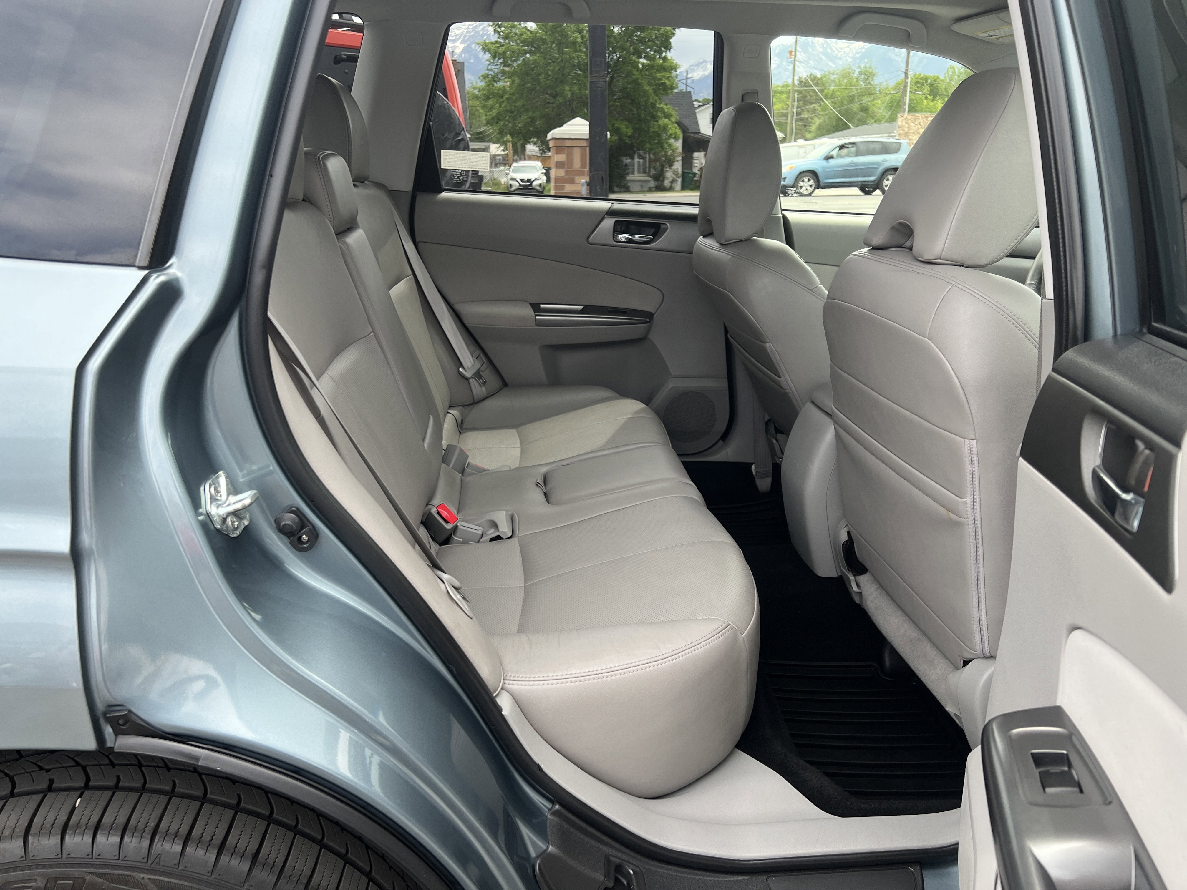 Used 2011 Subaru Forester 2.5X Limited w/ Popular Equipment Group 7B AWD/4WD image 9