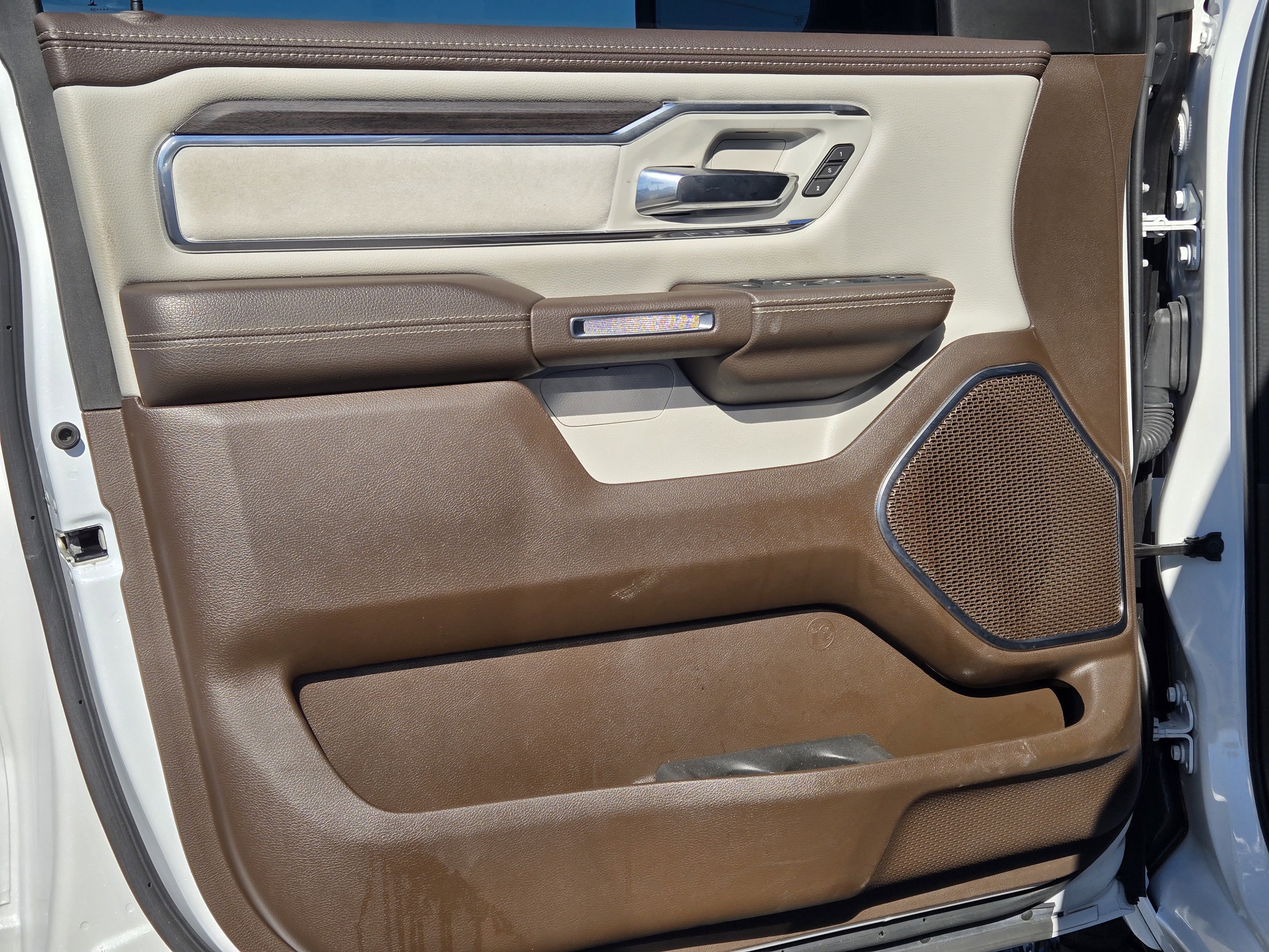 Used 2025 RAM 1500 Laramie image 21