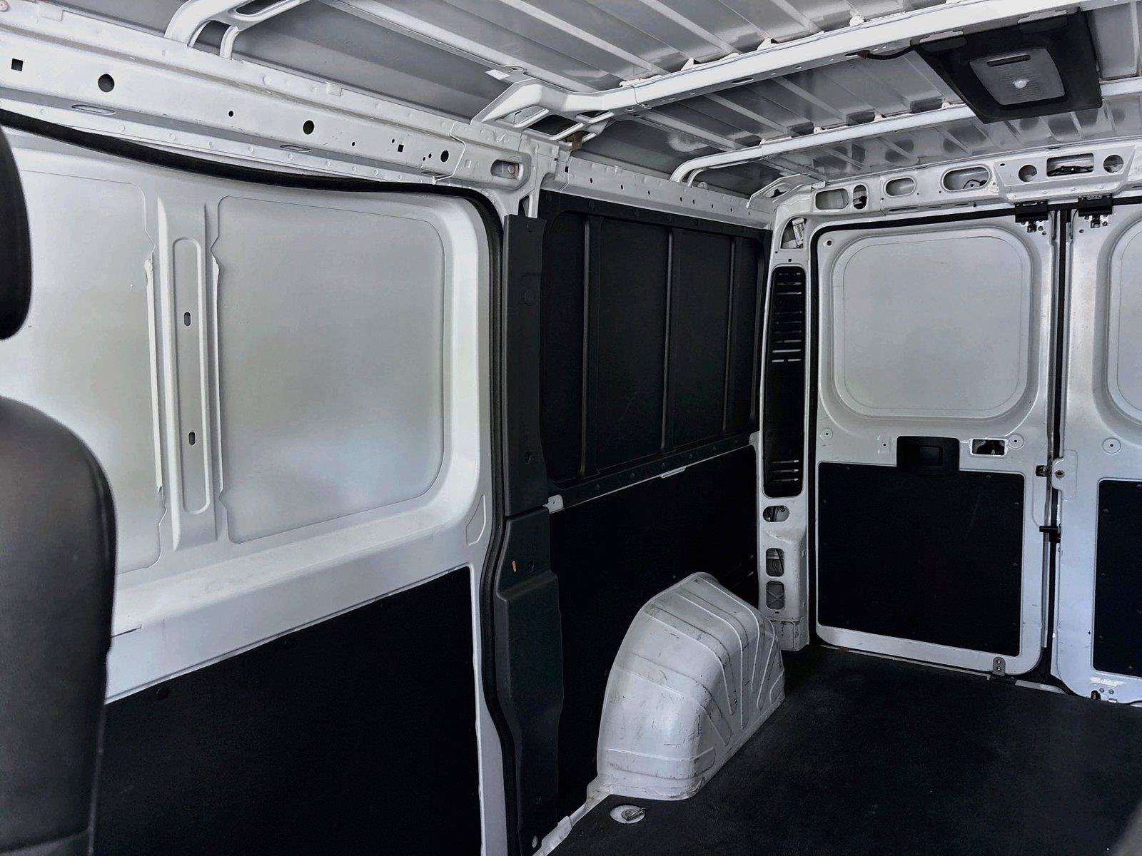 Used 2025 RAM ProMaster 2500 w/ Convenience Group FWD image 12