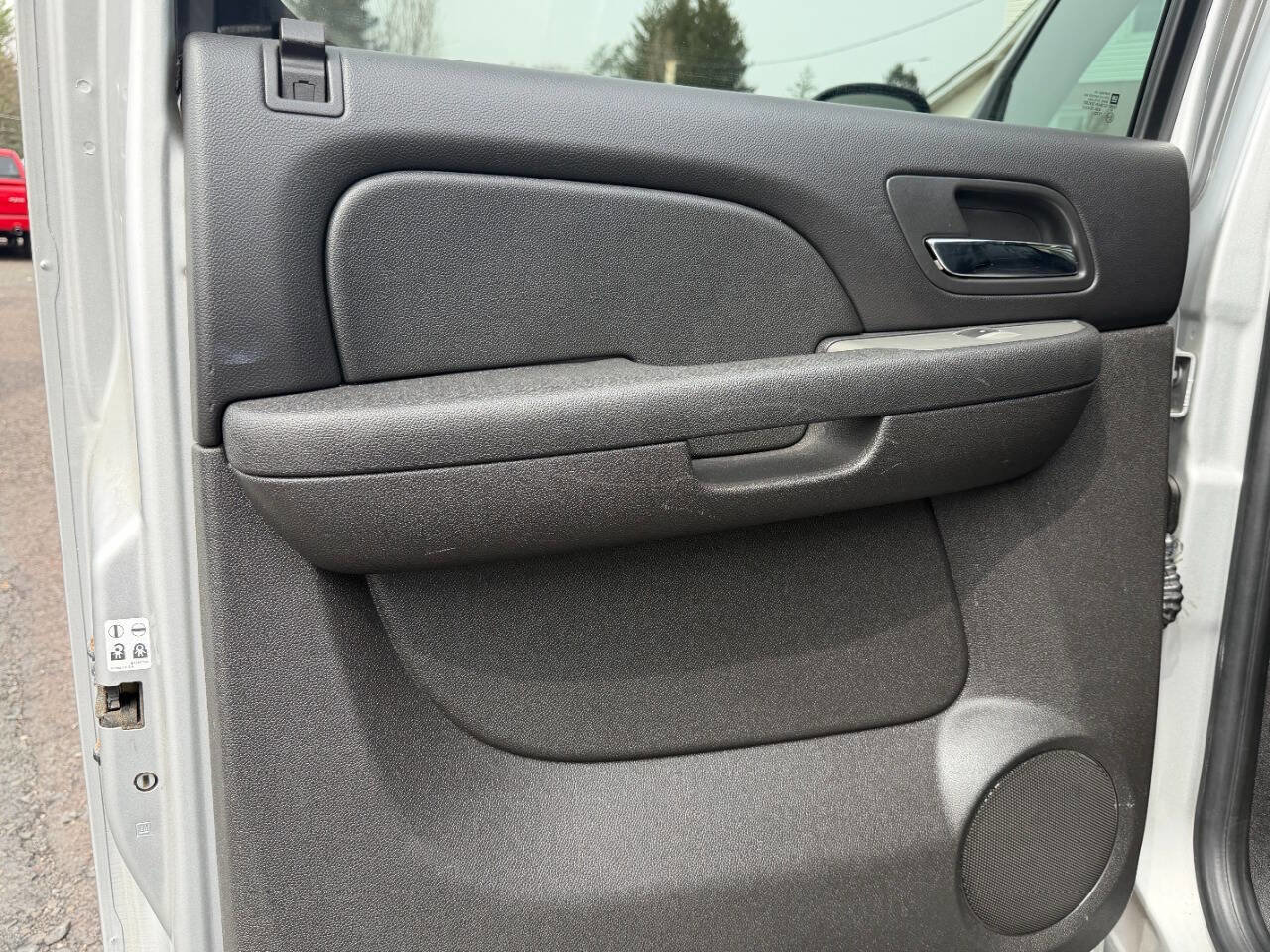 Used 2010 Chevrolet Avalanche LT w/ Luxury Package AWD/4WD image 13