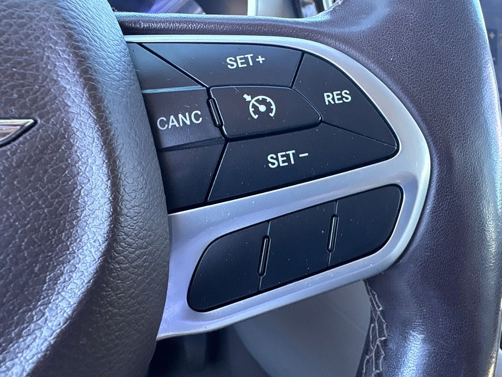 Used 2017 Chrysler Pacifica Touring-L Plus w/ Tire & Wheel Group FWD image 19