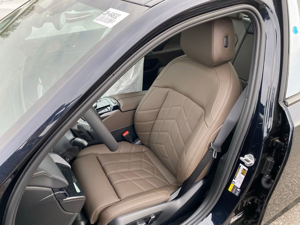 New 2026 BMW i5 eDrive40 w/ M Sport Package AWD/4WD image 11
