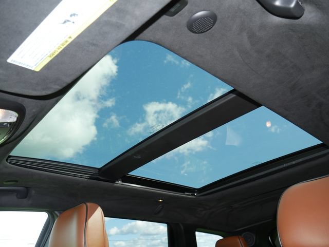 Used 2019 Jeep Grand Cherokee Summit AWD/4WD image 3