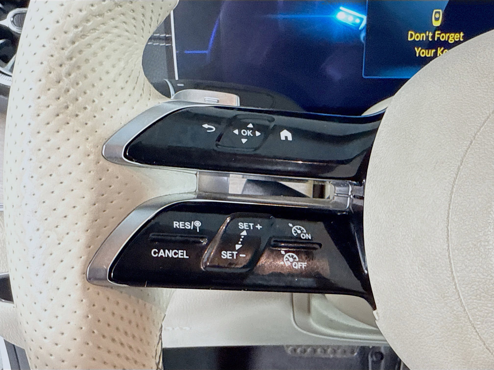 Used 2022 Mercedes-Benz E 450 Cabriolet image 14