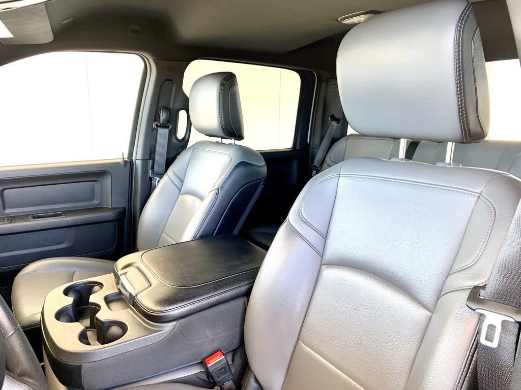 Used 2024 RAM 2500 Tradesman w/ Chrome Appearance Group image 15