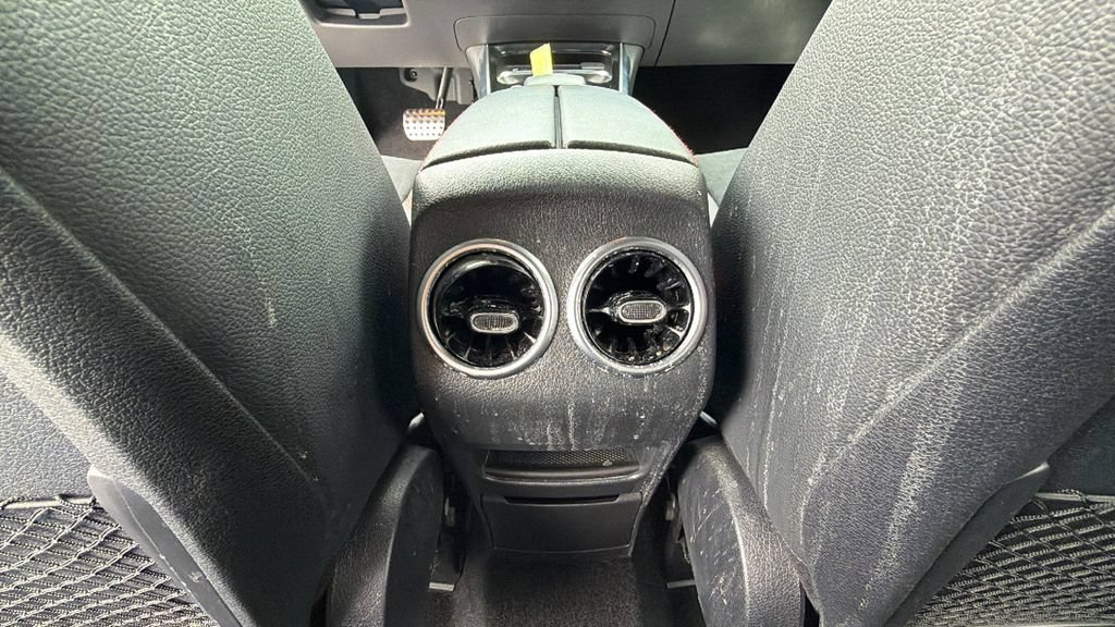 Used 2023 Mercedes-Benz GLB 250 4MATIC image 25