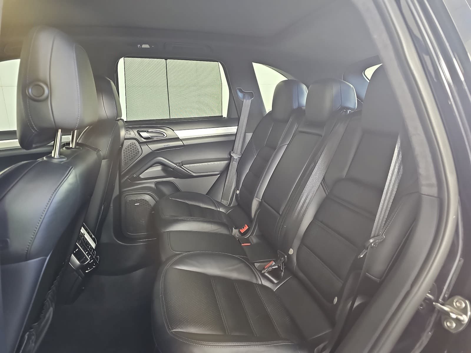 Used 2015 Porsche Cayenne Turbo AWD/4WD image 12