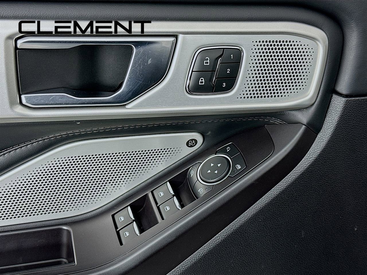 Certified 2020 Ford Explorer Platinum w/ Premium Technology Package image 28