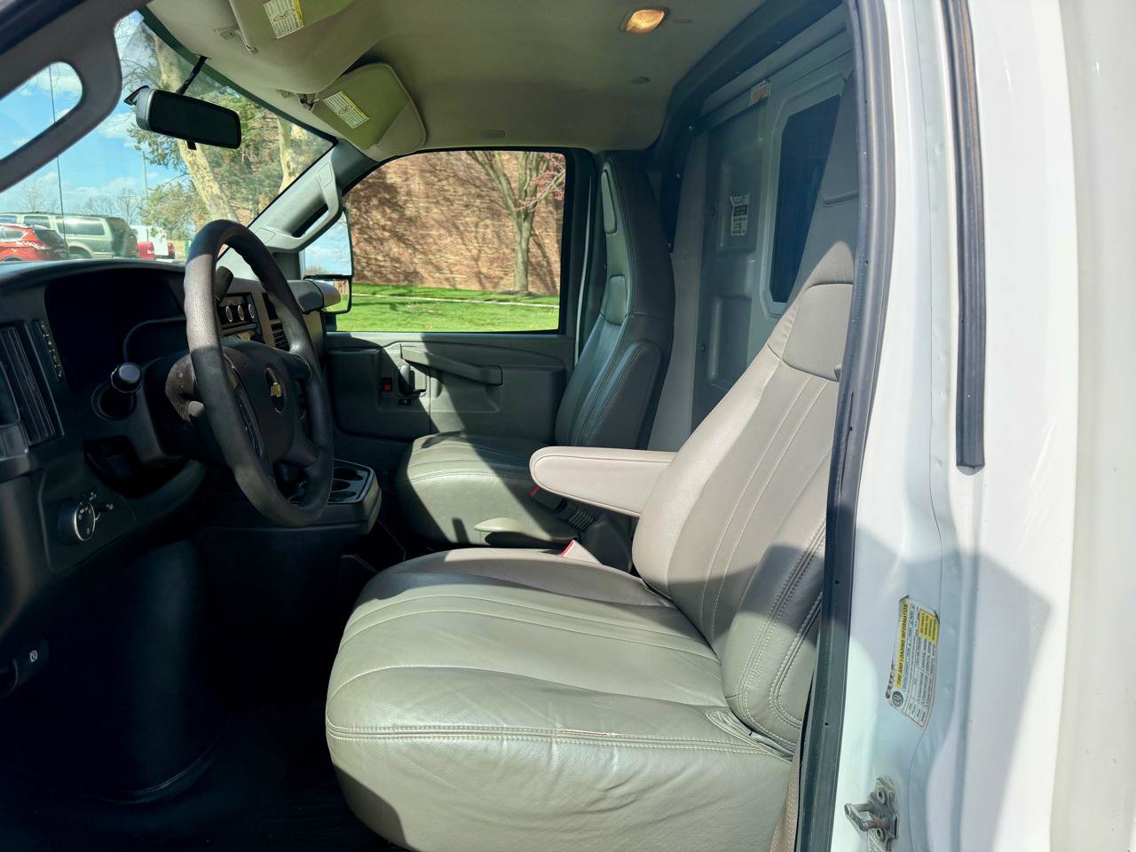 Used 2017 Chevrolet Express 3500 image 15