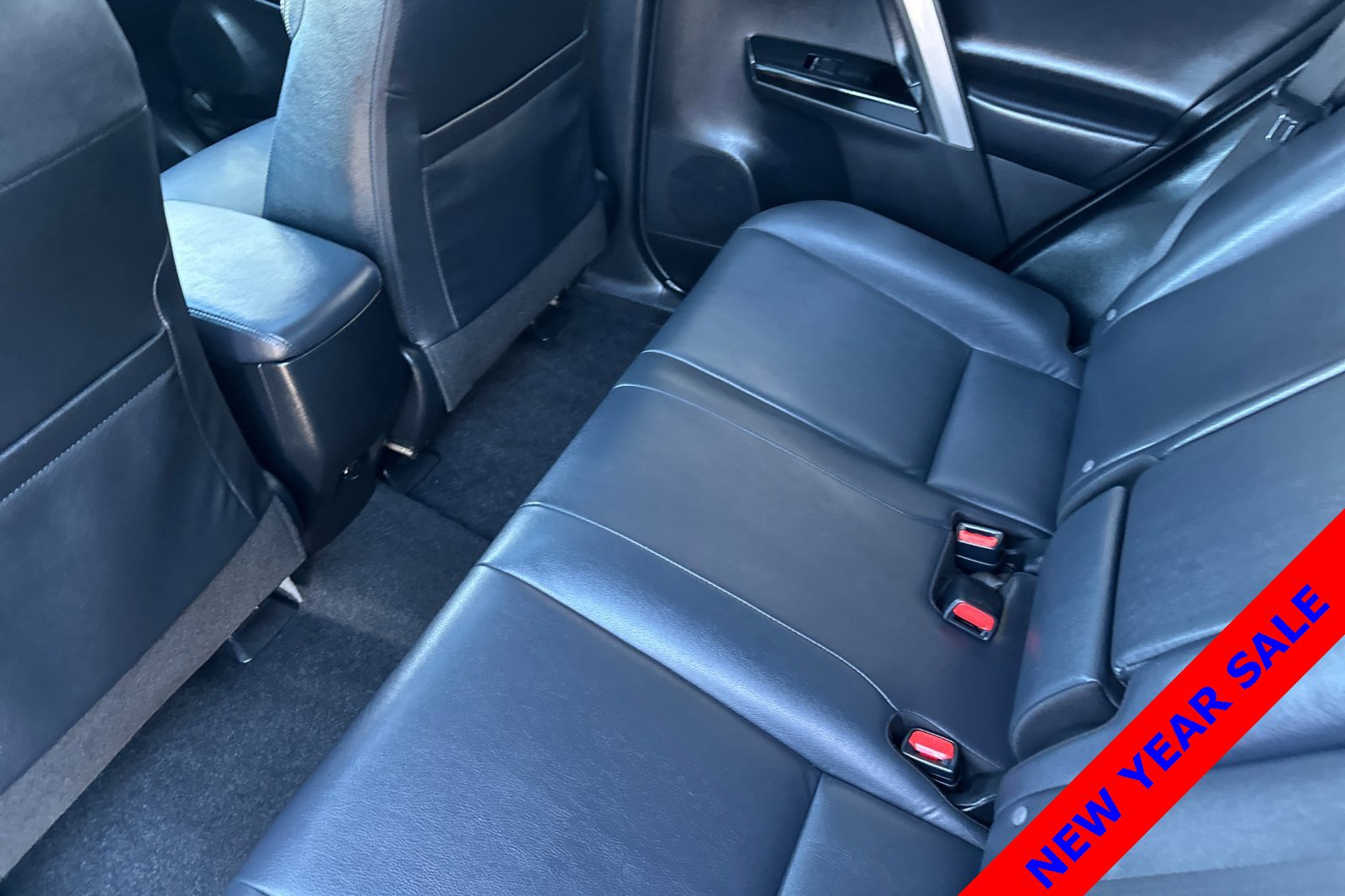 Used 2018 Toyota RAV4 Limited image 12