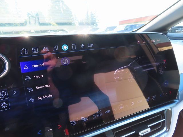 Used 2025 Chevrolet Equinox EV LT w/ Convenience Package II FWD image 21