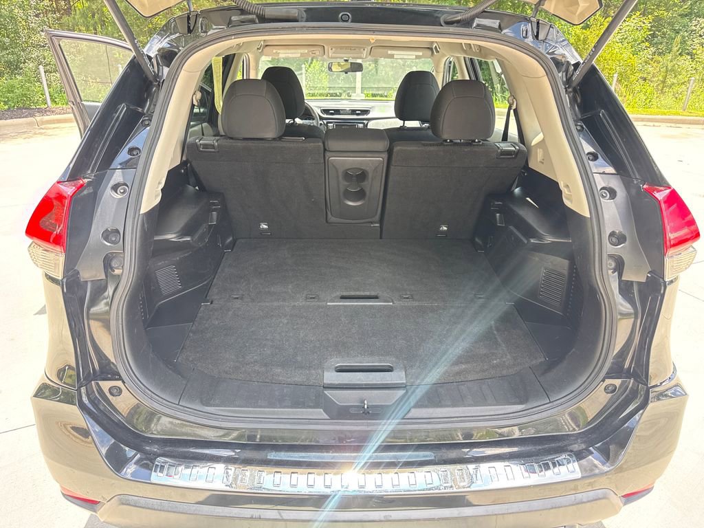 Used 2018 Nissan Rogue S FWD image 32