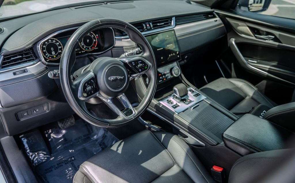 Used 2024 Jaguar F-PACE R-Dynamic S AWD/4WD image 4