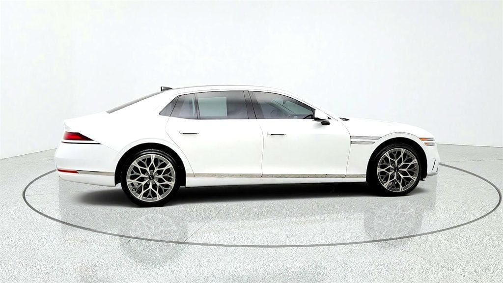 Used 2025 Genesis G90 3.5T AWD/4WD image 4