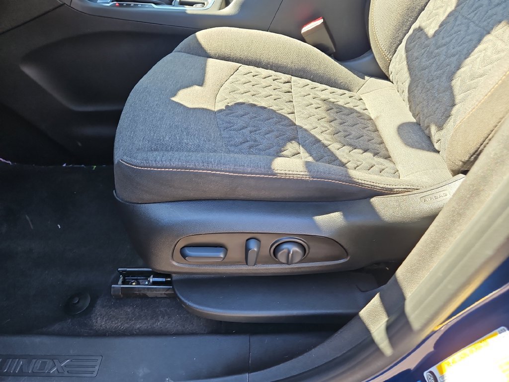 Used 2022 Chevrolet Equinox LT FWD image 19