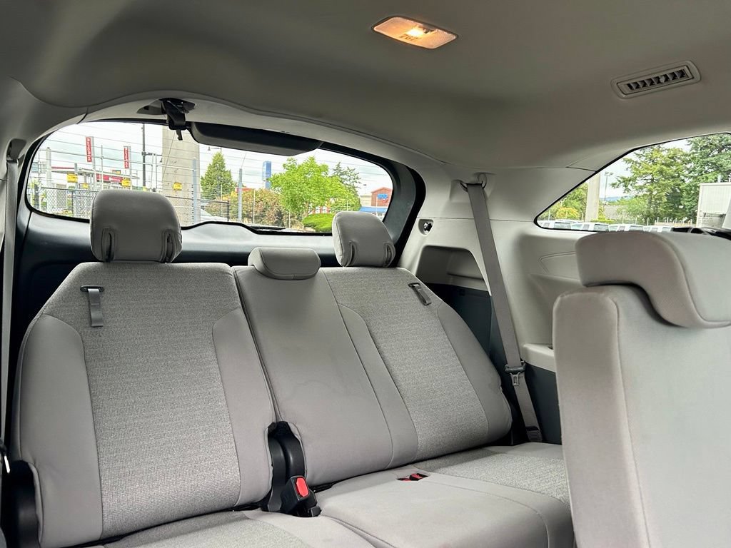 Certified 2024 Toyota Sienna LE AWD/4WD image 18