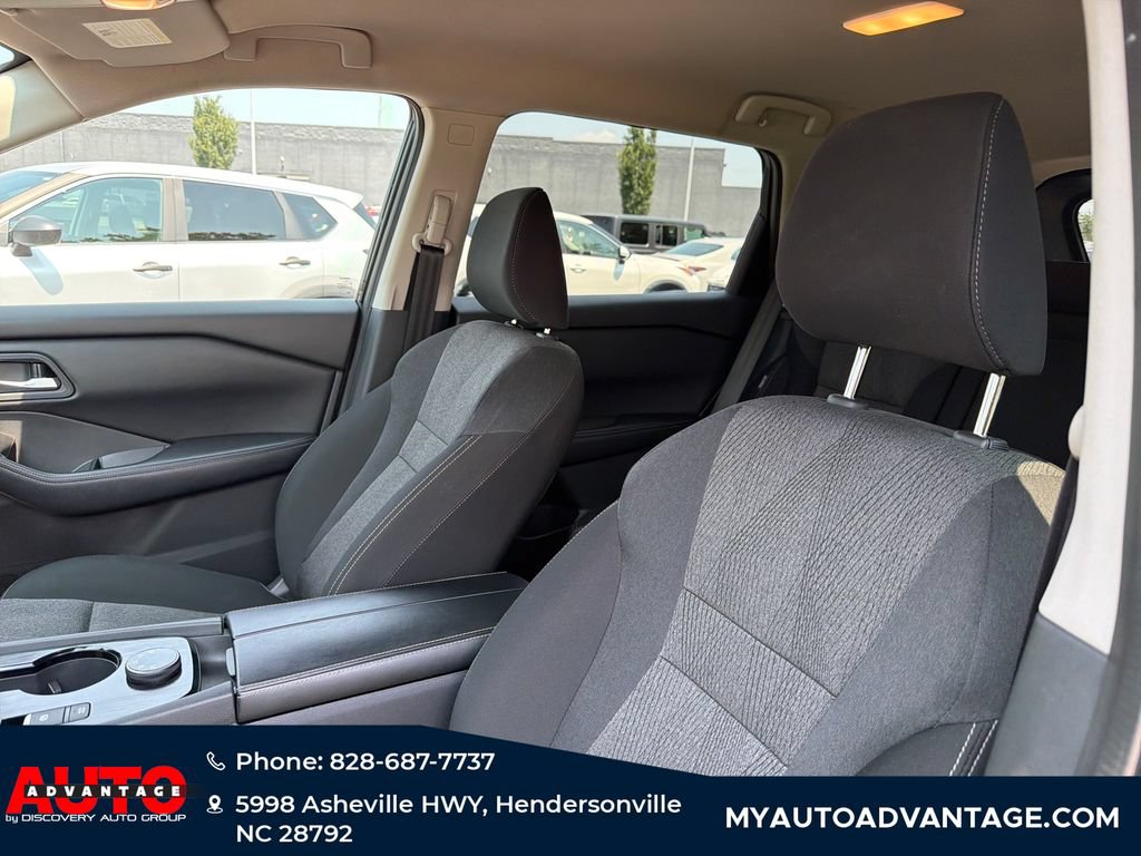 Used 2025 Nissan Rogue SV AWD/4WD image 10