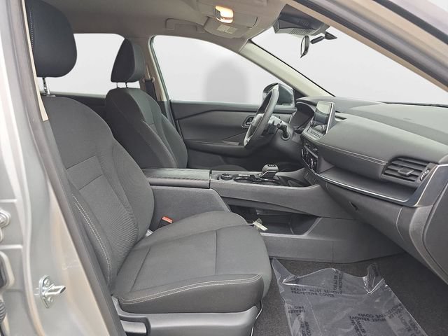 Used 2025 Nissan Rogue S AWD/4WD image 36
