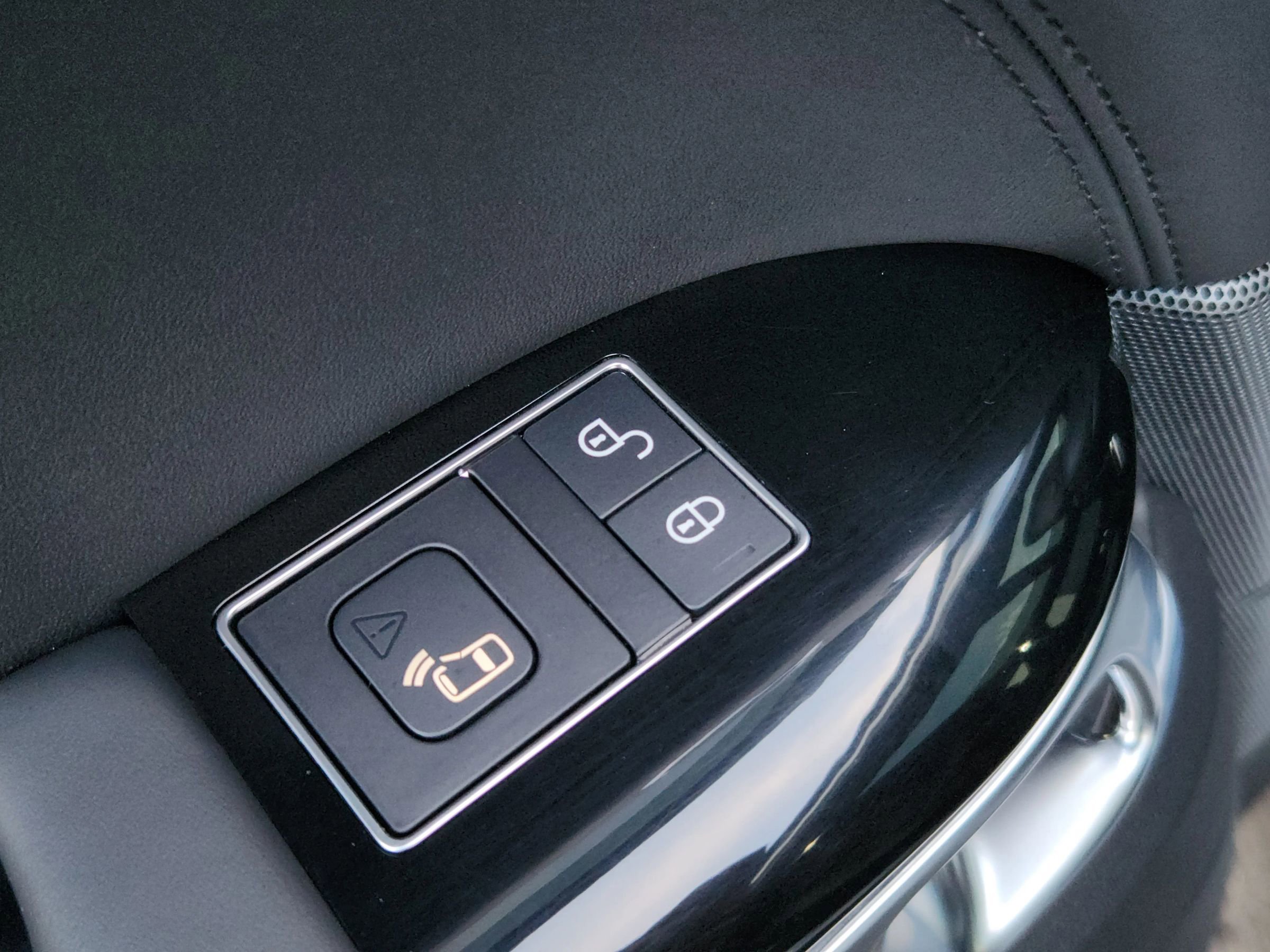 Used 2020 Land Rover Range Rover Sport HST image 18