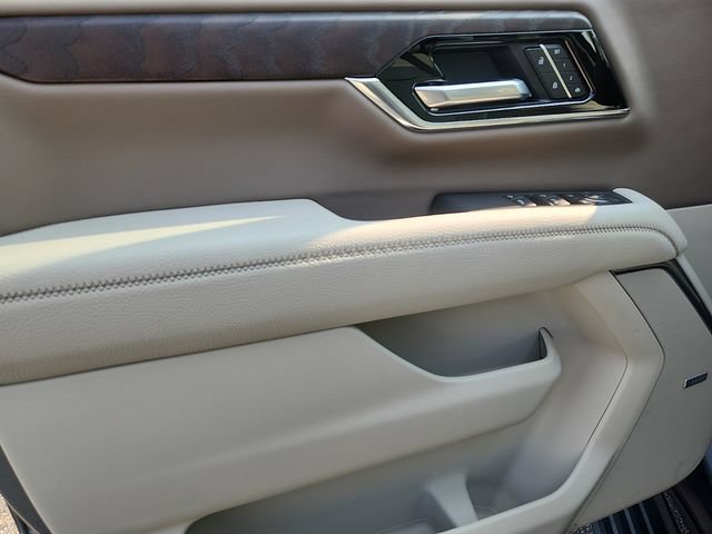 New 2026 GMC Yukon XL Denali w/ Denali Reserve Package AWD/4WD image 8