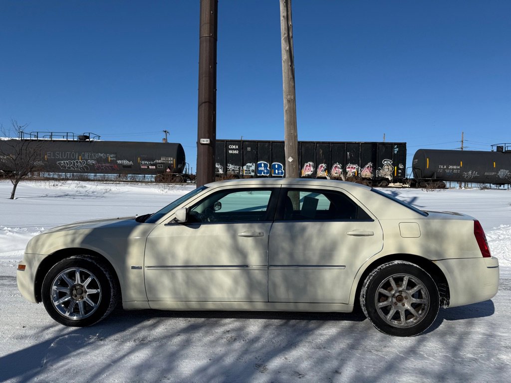 Used 2008 Chrysler 300 Touring image 2