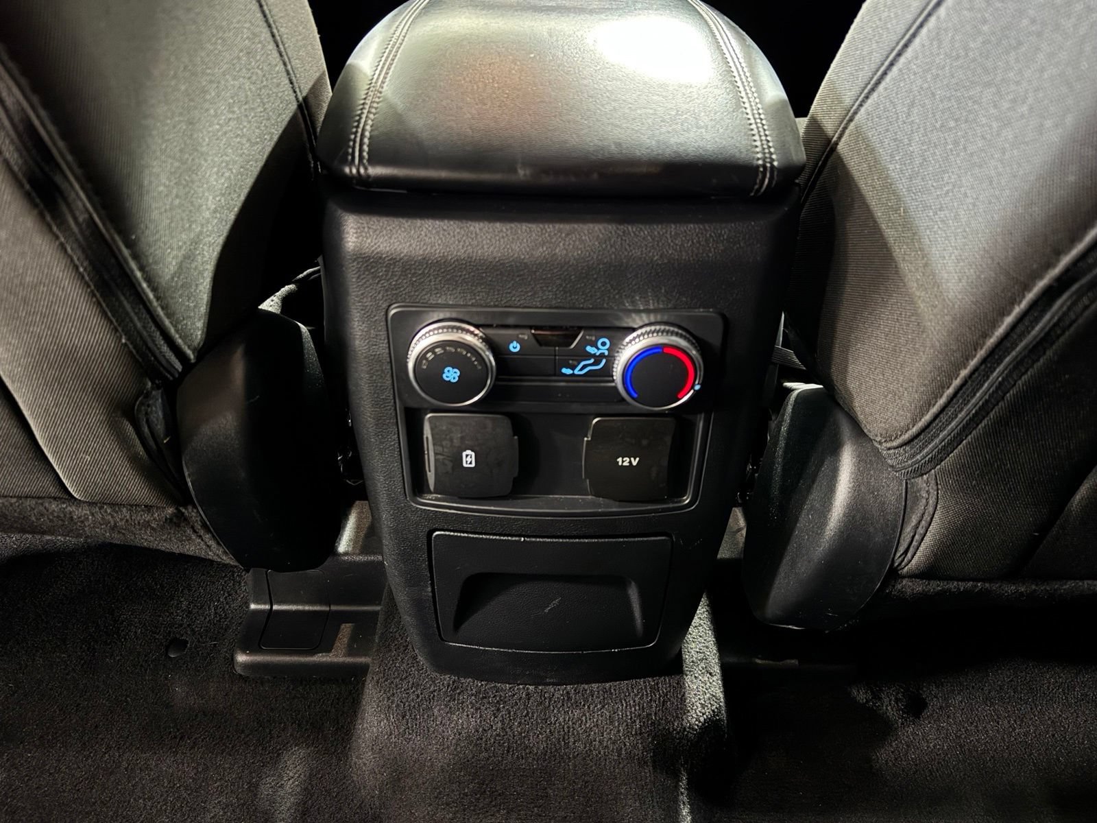 Used 2022 Ford Explorer XLT AWD/4WD image 40