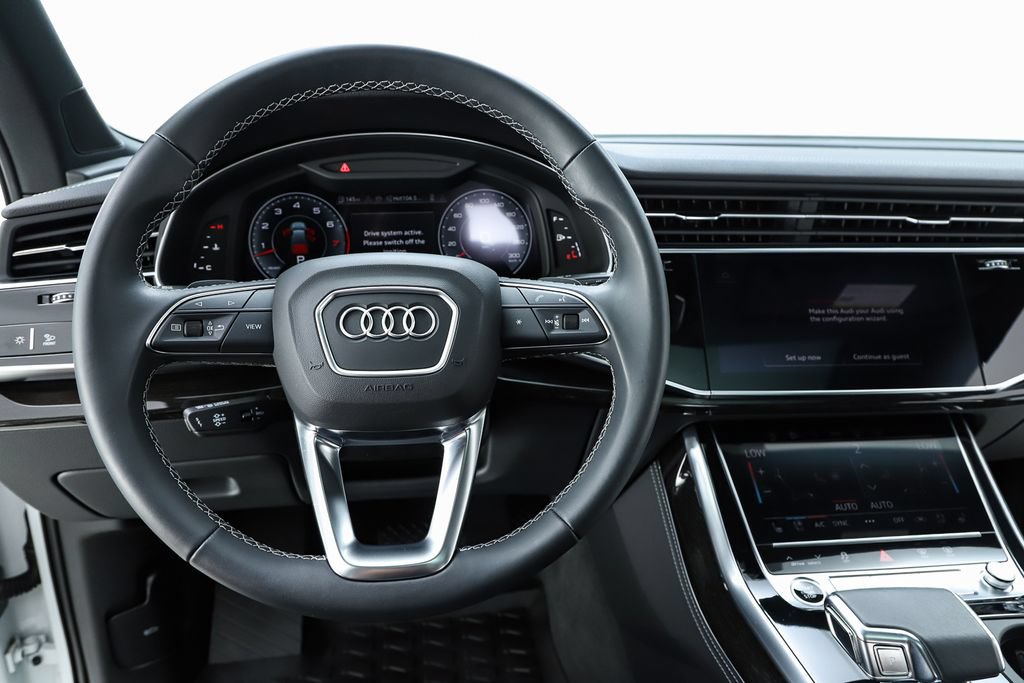 Used 2025 Audi Q7 3.0T Prestige w/ Prestige Package AWD/4WD image 44