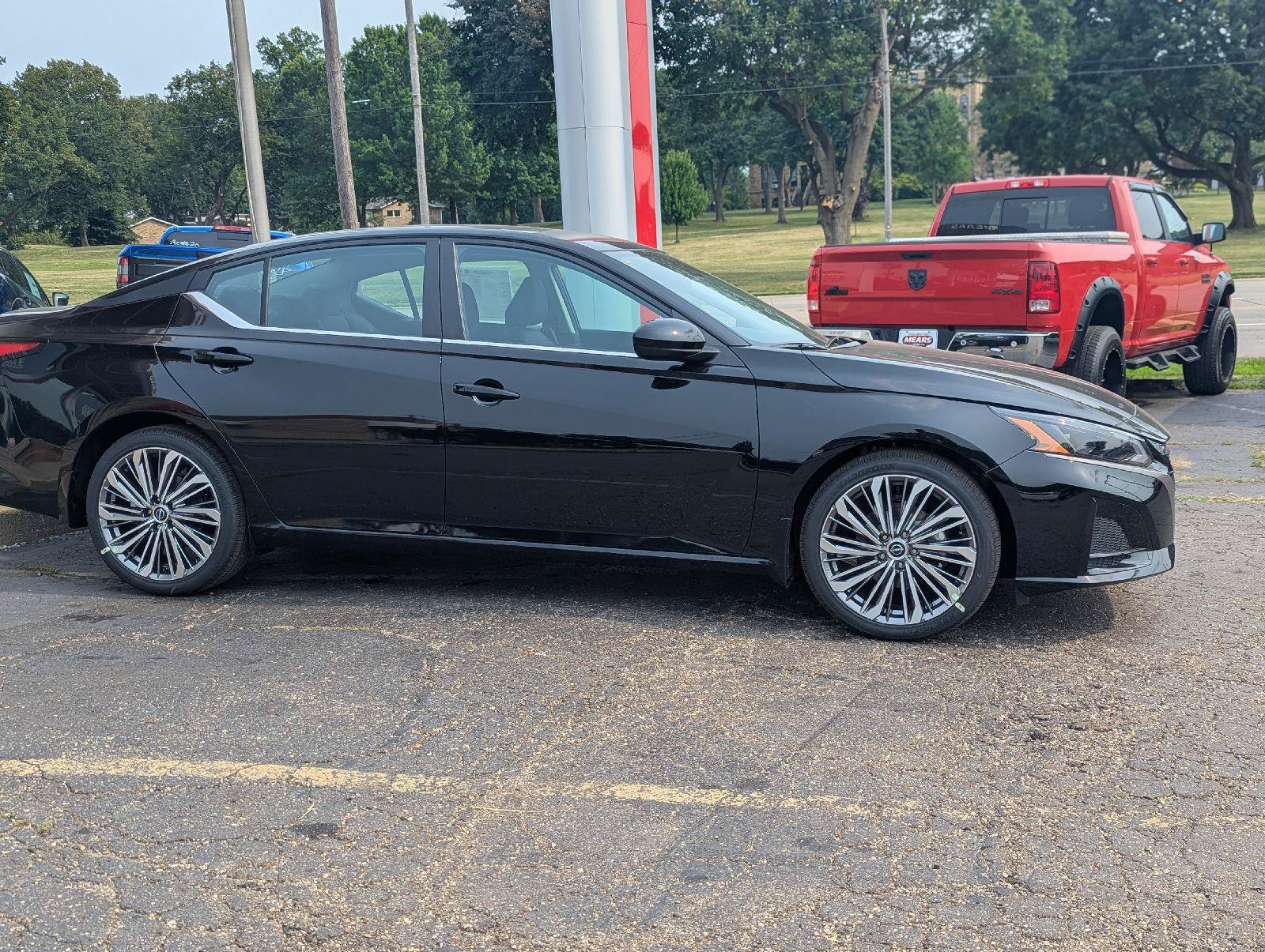 New 2026 Nissan Altima 2.5 SV w/ SV Premium Package FWD image 8